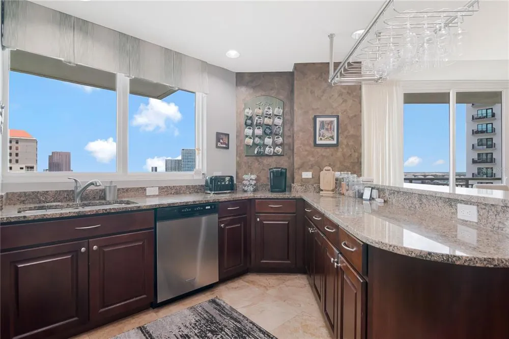 450 Knights Run Ave, Tampa, FL 33602