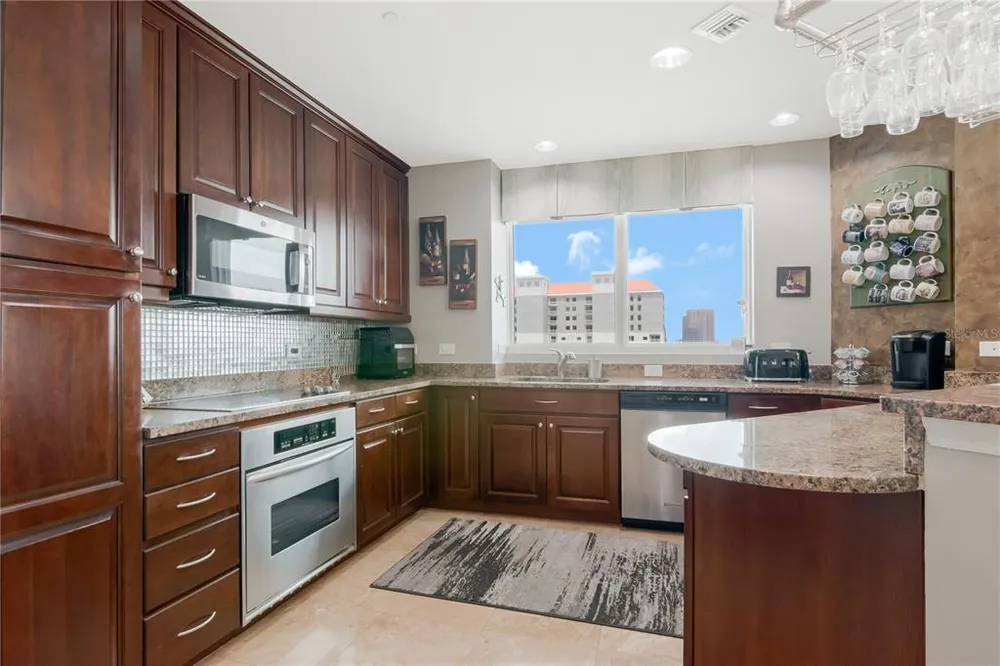 450 Knights Run Ave, Tampa, FL 33602