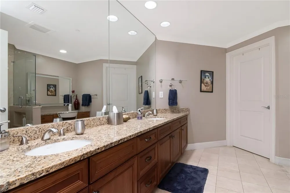 450 Knights Run Ave, Tampa, FL 33602