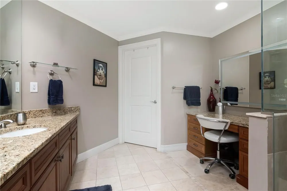 450 Knights Run Ave, Tampa, FL 33602