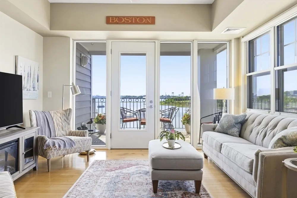 550 Pleasant St, Winthrop, MA 02152