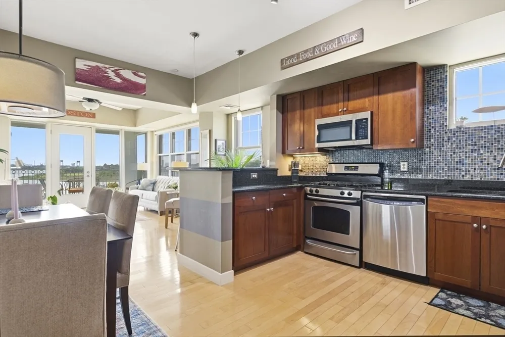 550 Pleasant St, Winthrop, MA 02152