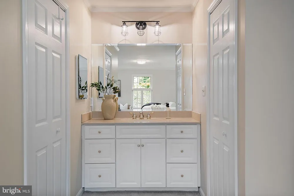 2 Tolson St, Annapolis, MD 21401