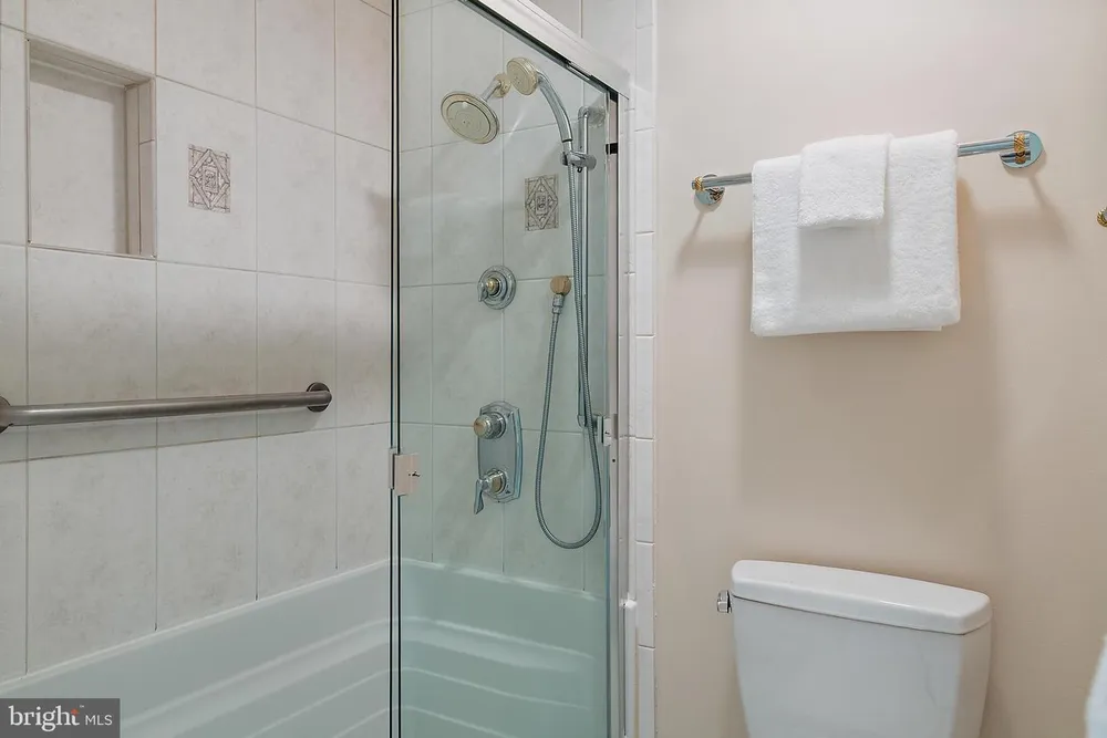 2 Tolson St, Annapolis, MD 21401