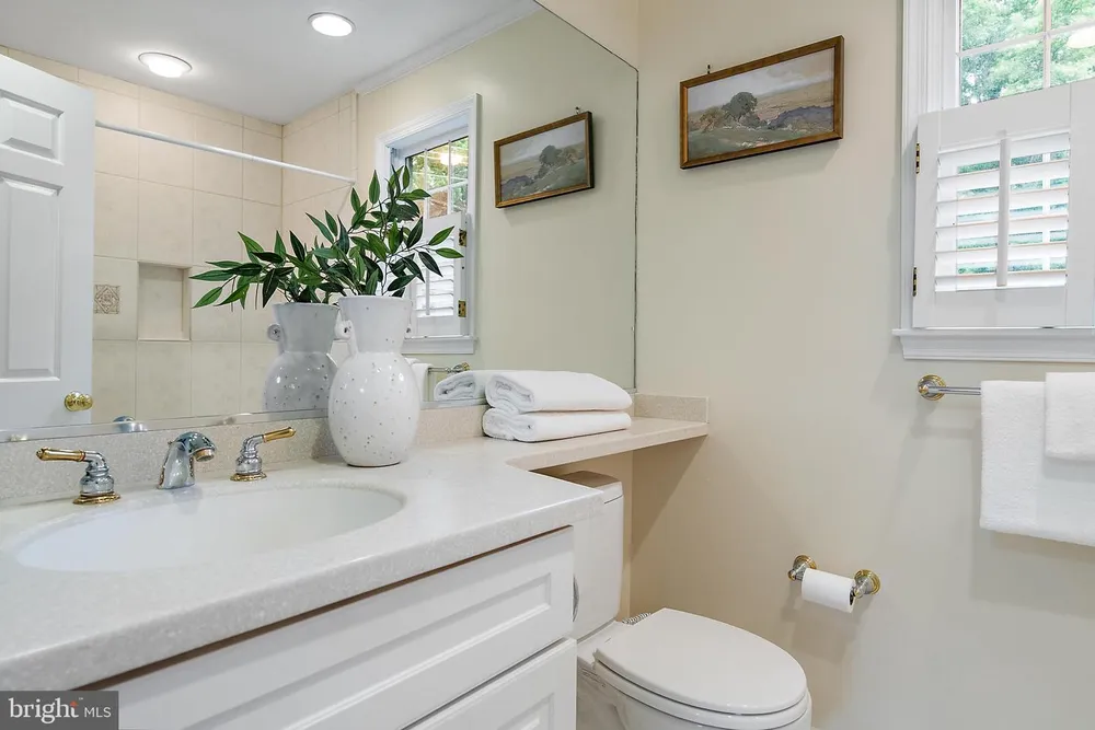 2 Tolson St, Annapolis, MD 21401