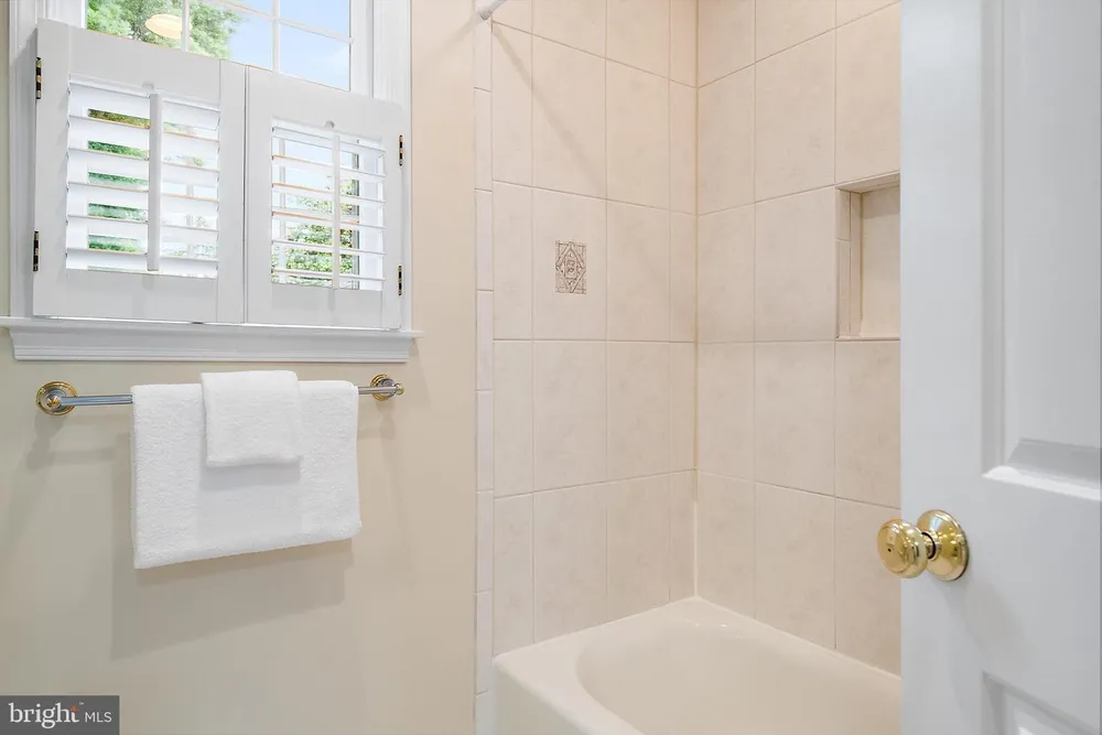 2 Tolson St, Annapolis, MD 21401