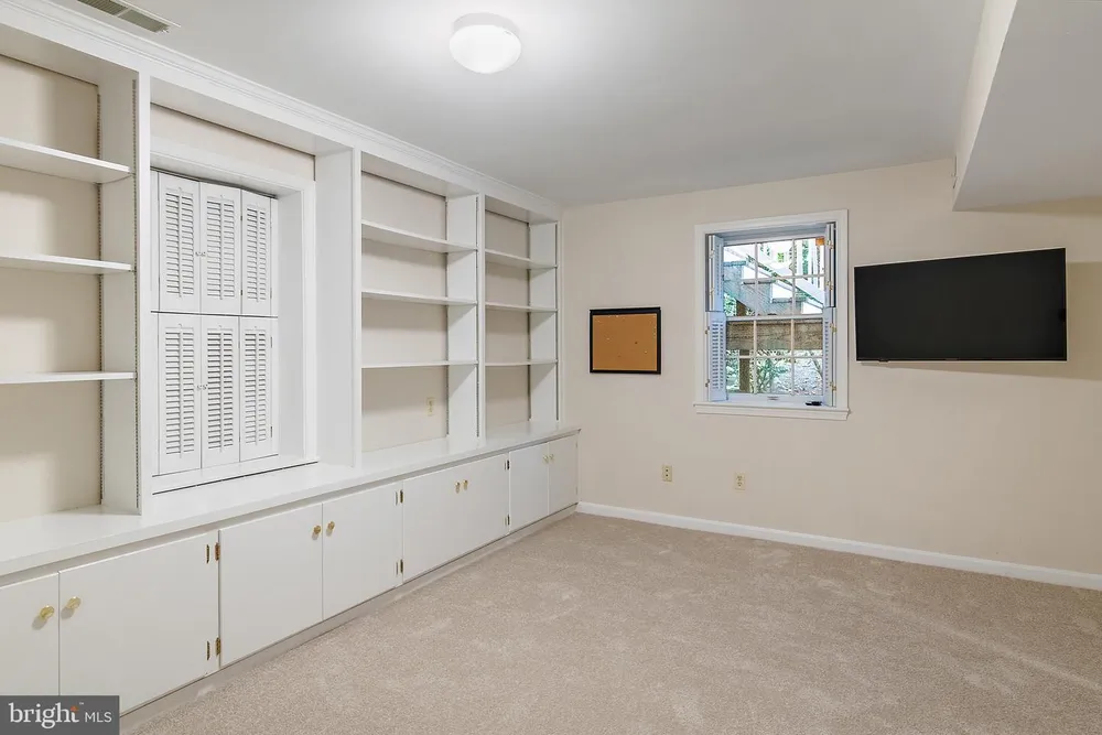 2 Tolson St, Annapolis, MD 21401
