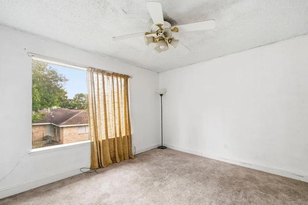 7642 Candlegreen Ln, Houston, TX 77071