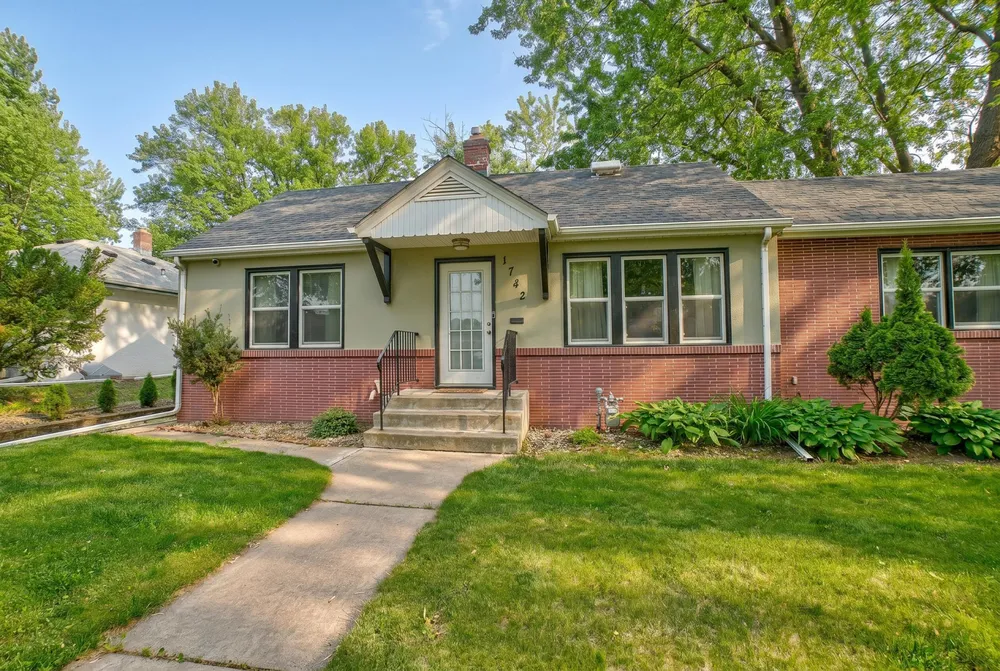 1742 Nevada Ave E, Saint Paul, MN 55106