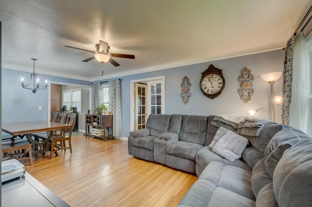 1742 Nevada Ave E, Saint Paul, MN 55106