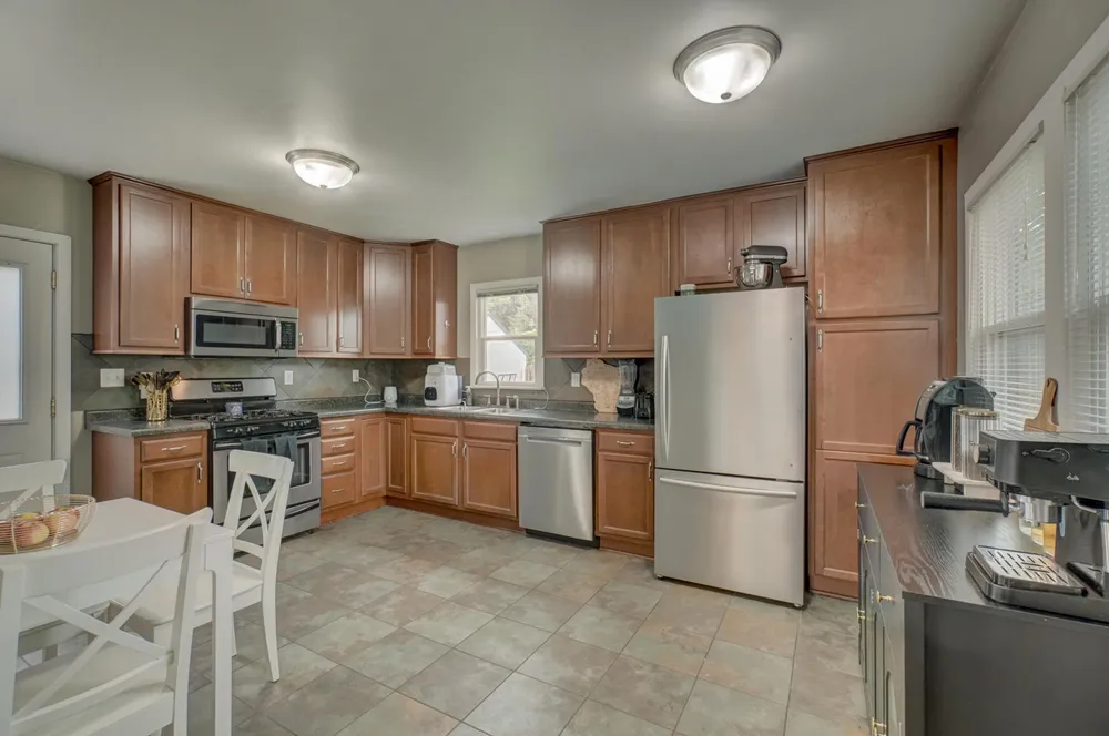 1742 Nevada Ave E, Saint Paul, MN 55106