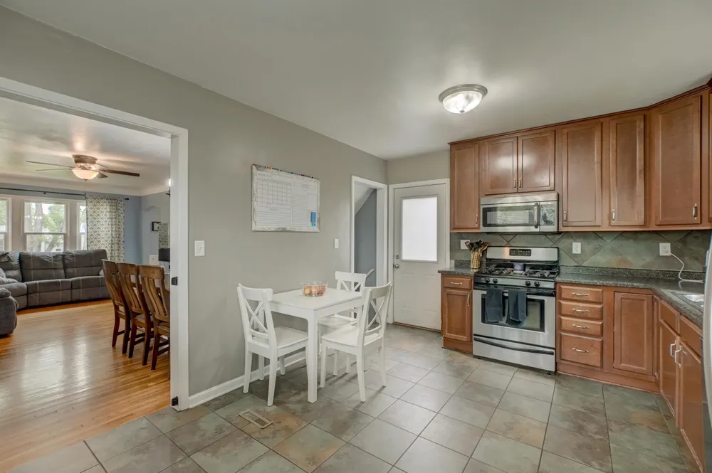 1742 Nevada Ave E, Saint Paul, MN 55106