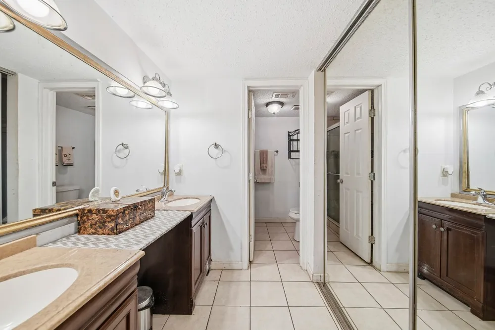 7642 Candlegreen Ln, Houston, TX 77071