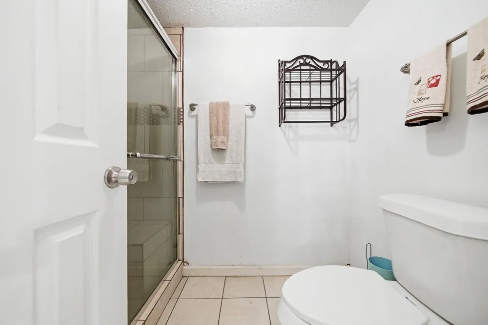 7642 Candlegreen Ln, Houston, TX 77071