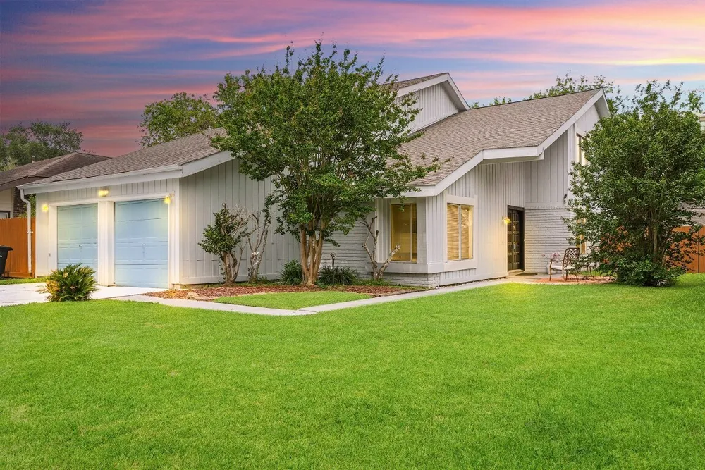 7642 Candlegreen Ln, Houston, TX 77071