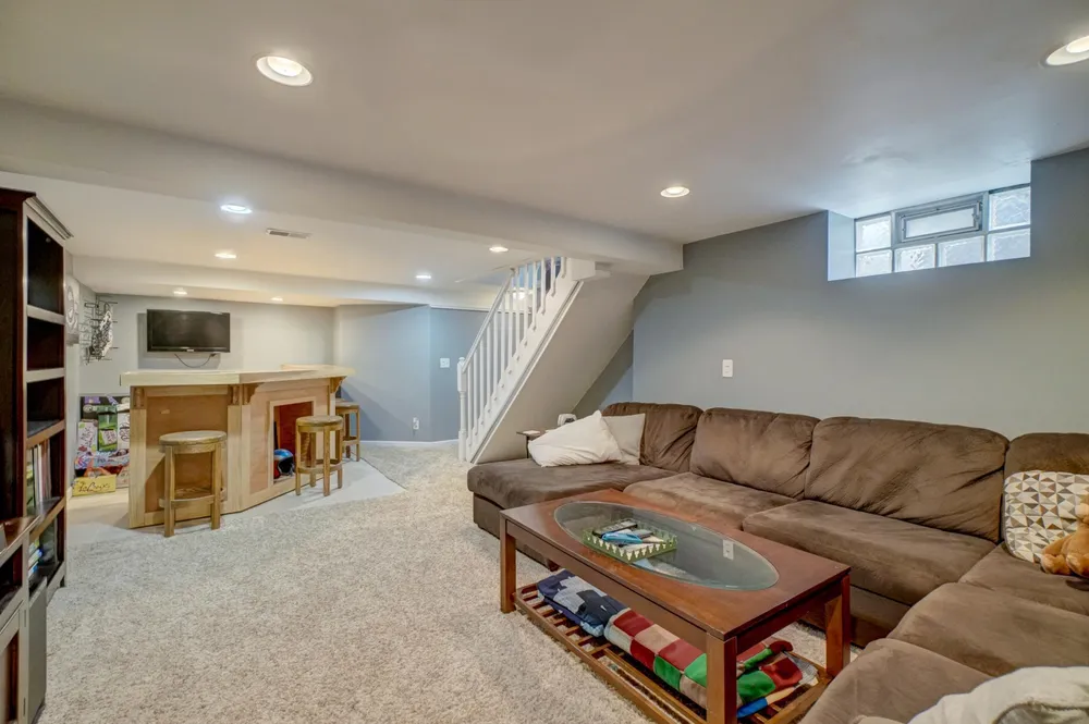 1742 Nevada Ave E, Saint Paul, MN 55106