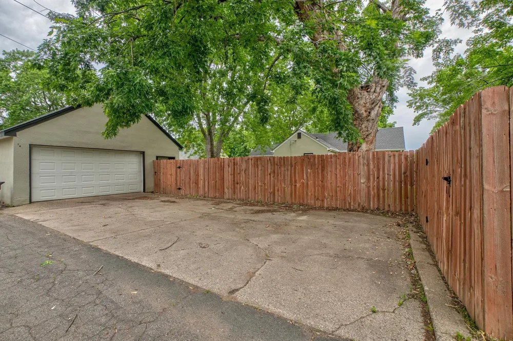 1742 Nevada Ave E, Saint Paul, MN 55106