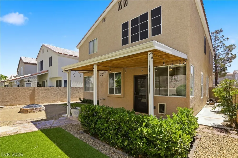 2221 Juniper Berry Dr, Las Vegas, NV 89134
