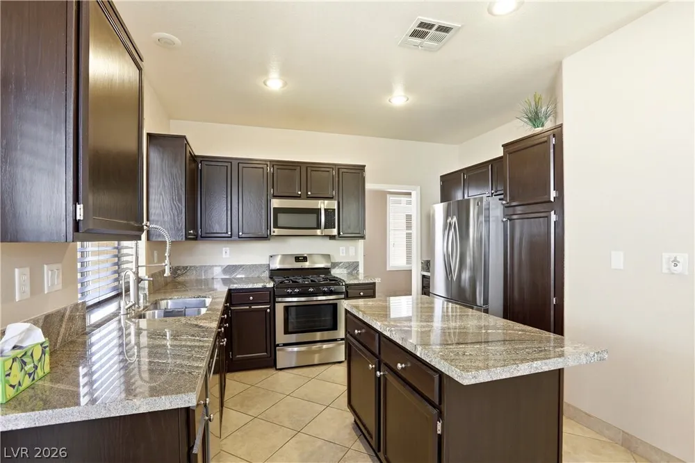 2221 Juniper Berry Dr, Las Vegas, NV 89134