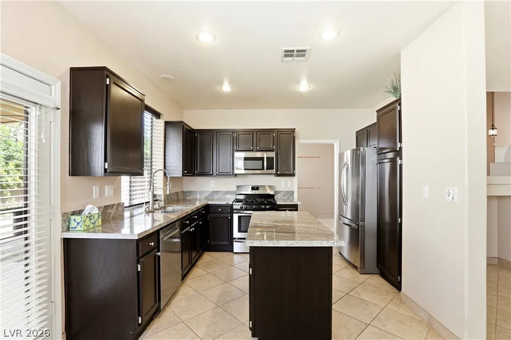 2221 Juniper Berry Dr, Las Vegas, NV 89134