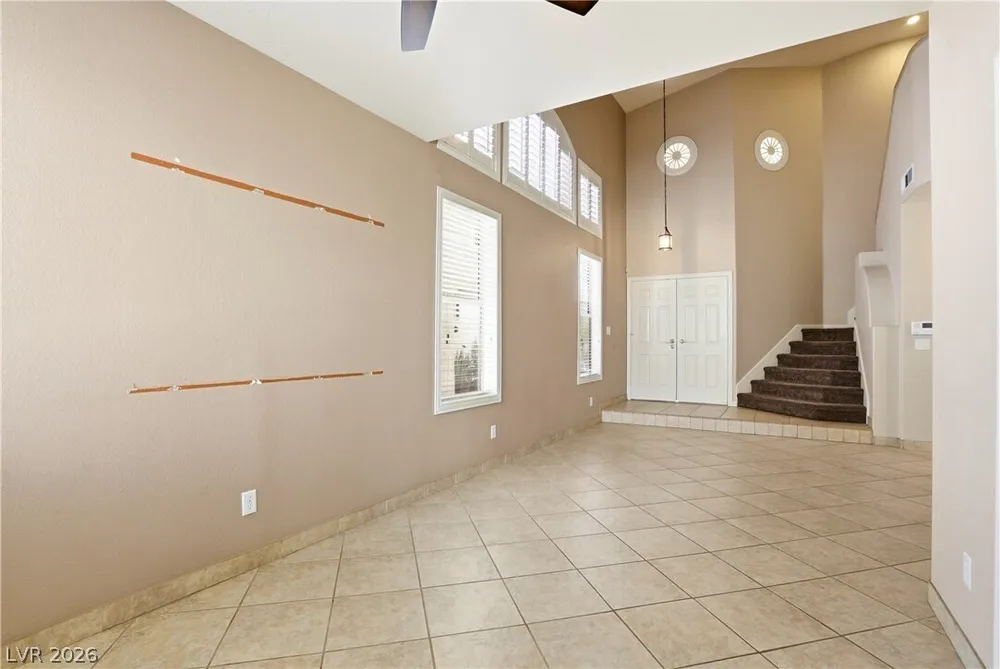 2221 Juniper Berry Dr, Las Vegas, NV 89134