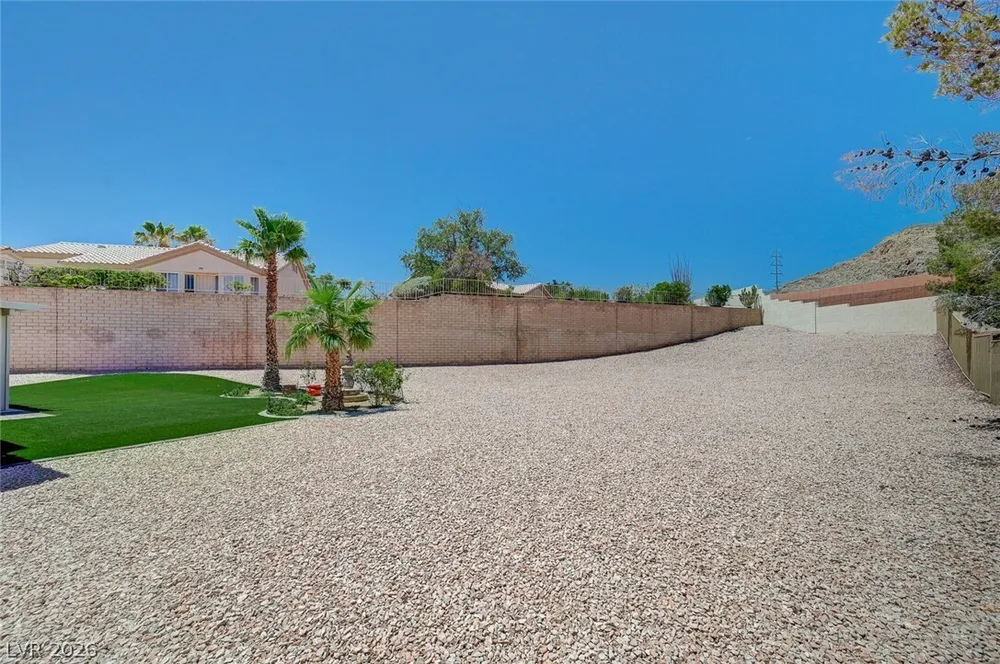 10613 Spring Garden Ct, Las Vegas, NV 89134