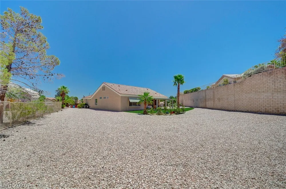 10613 Spring Garden Ct, Las Vegas, NV 89134