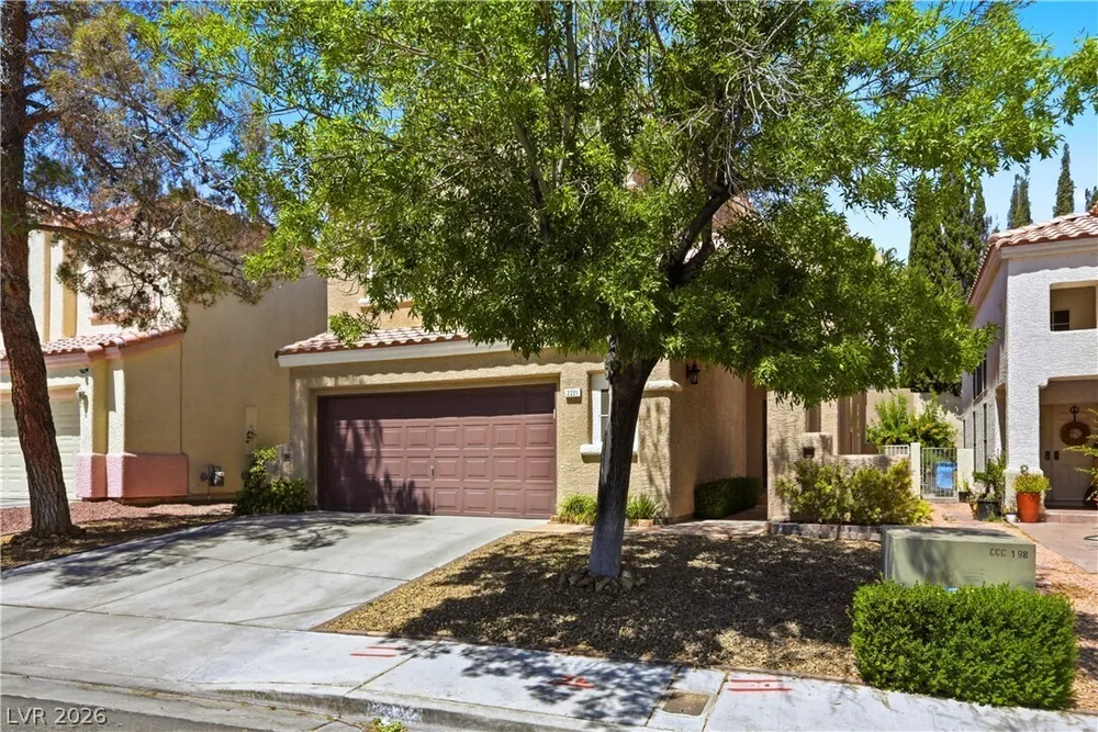 2221 Juniper Berry Dr, Las Vegas, NV 89134