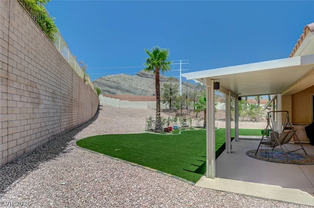 10613 Spring Garden Ct, Las Vegas, NV 89134