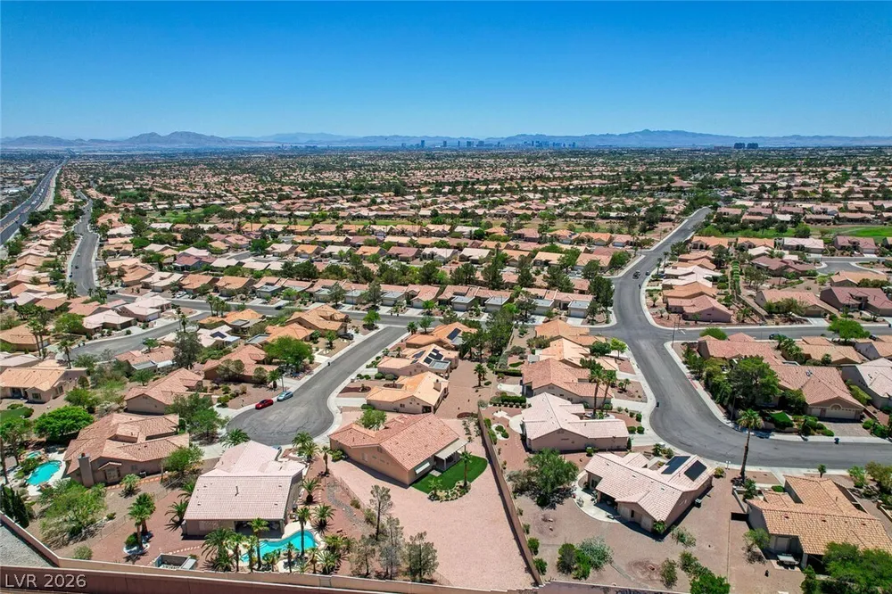 10613 Spring Garden Ct, Las Vegas, NV 89134