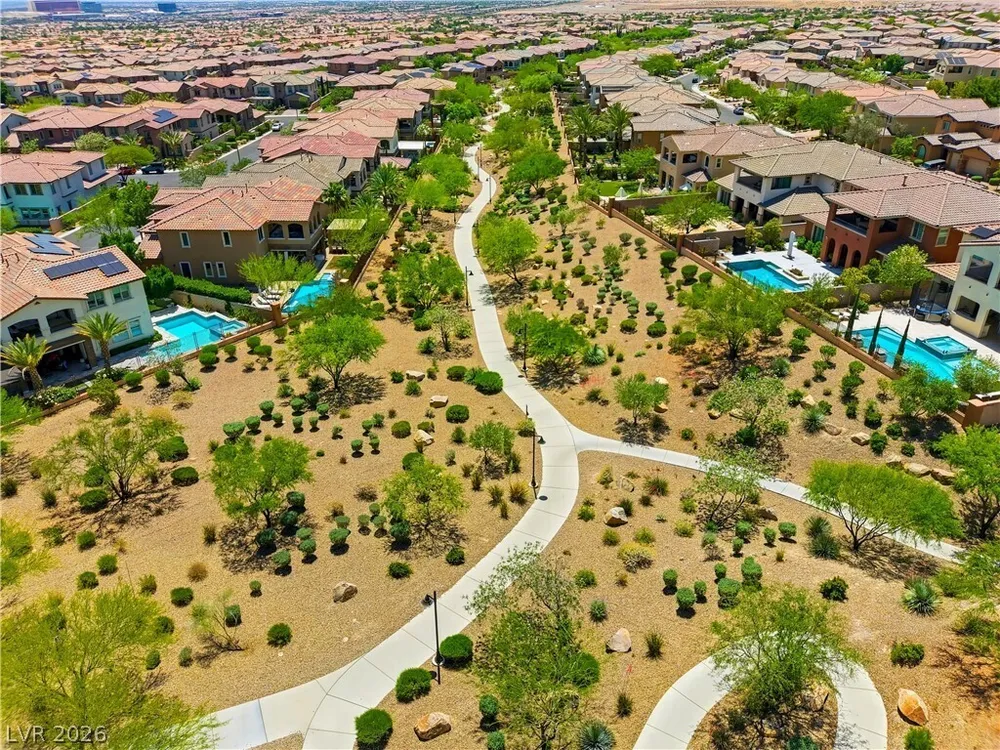2221 Juniper Berry Dr, Las Vegas, NV 89134