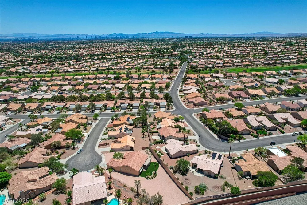 10613 Spring Garden Ct, Las Vegas, NV 89134