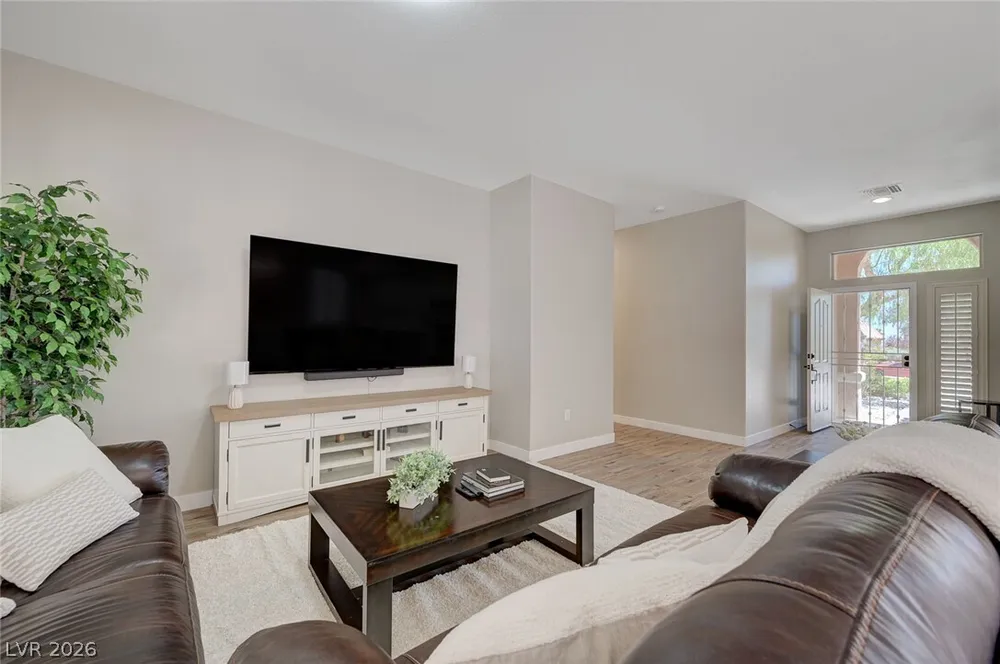 10613 Spring Garden Ct, Las Vegas, NV 89134