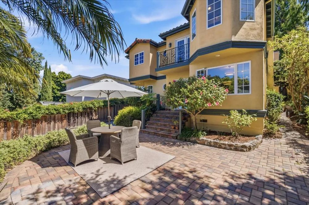 418 Ridge Rd, San Carlos, CA 94070