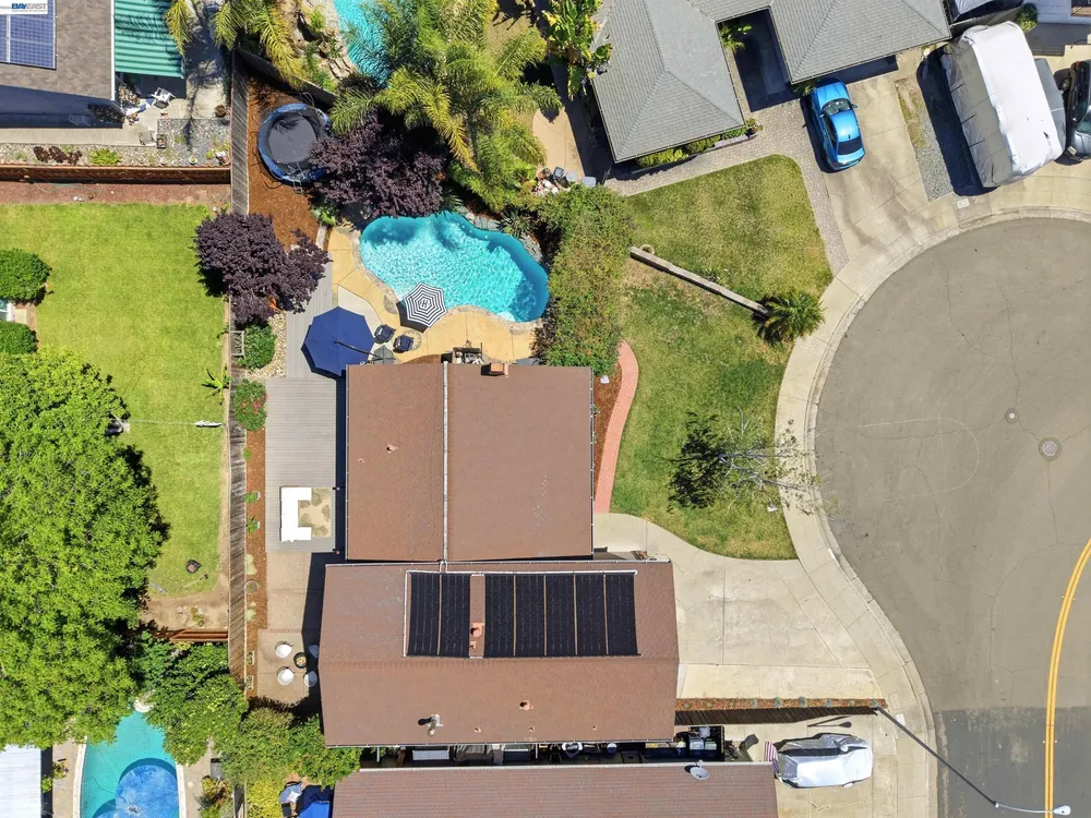 241 Garnet Dr, Livermore, CA 94550