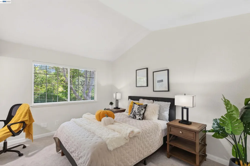 7483 Stonedale Dr, Pleasanton, CA 94588