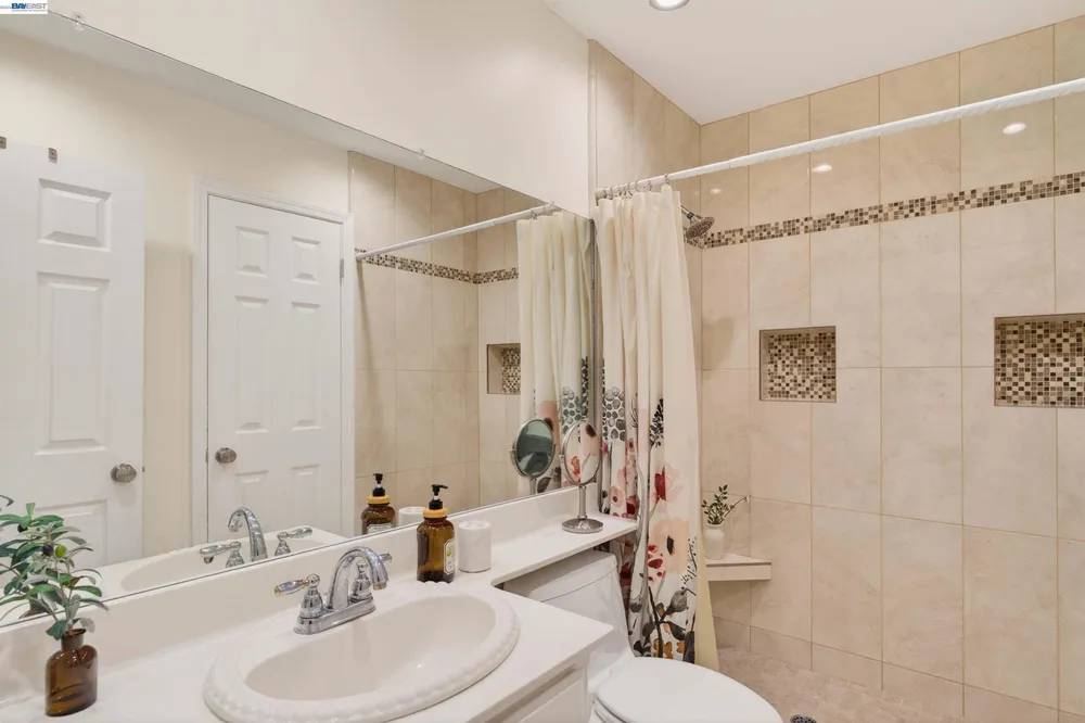 7483 Stonedale Dr, Pleasanton, CA 94588