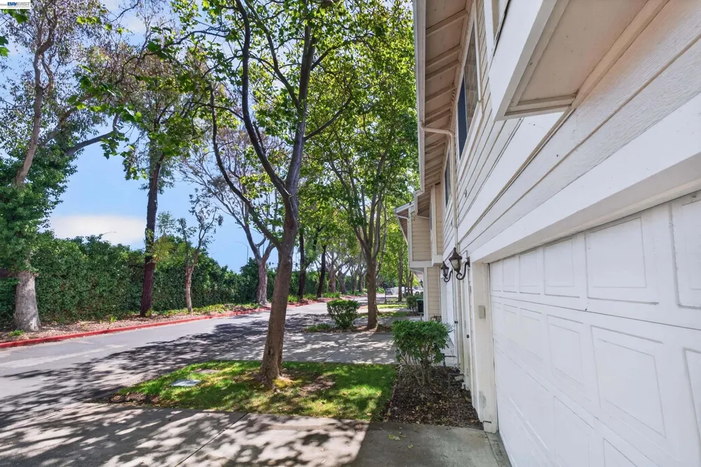 7483 Stonedale Dr, Pleasanton, CA 94588