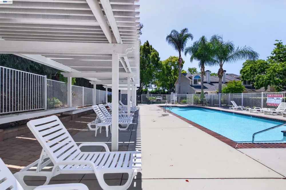 7483 Stonedale Dr, Pleasanton, CA 94588