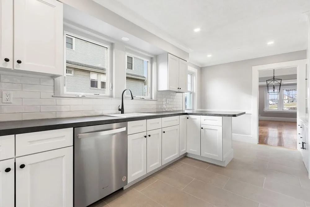 15 George St, Watertown, MA 02472