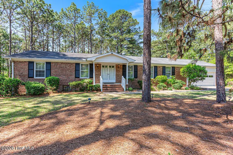 325 Lupin Pl, Southern Pines, NC 28387