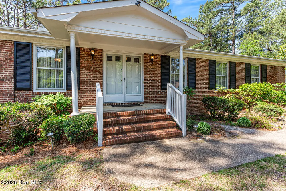 325 Lupin Pl, Southern Pines, NC 28387