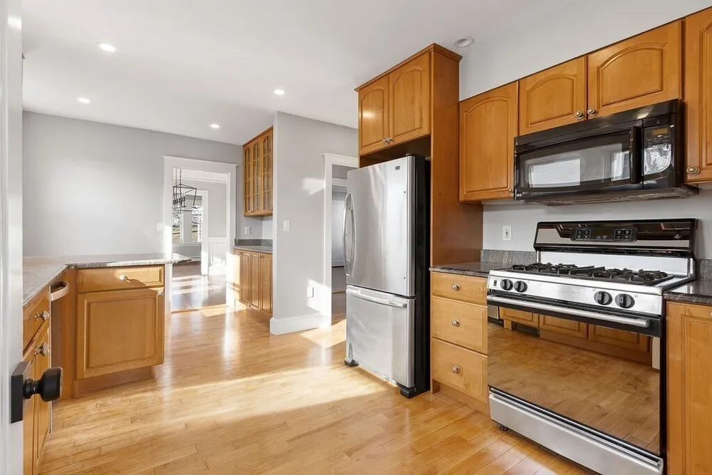 15 George St, Watertown, MA 02472