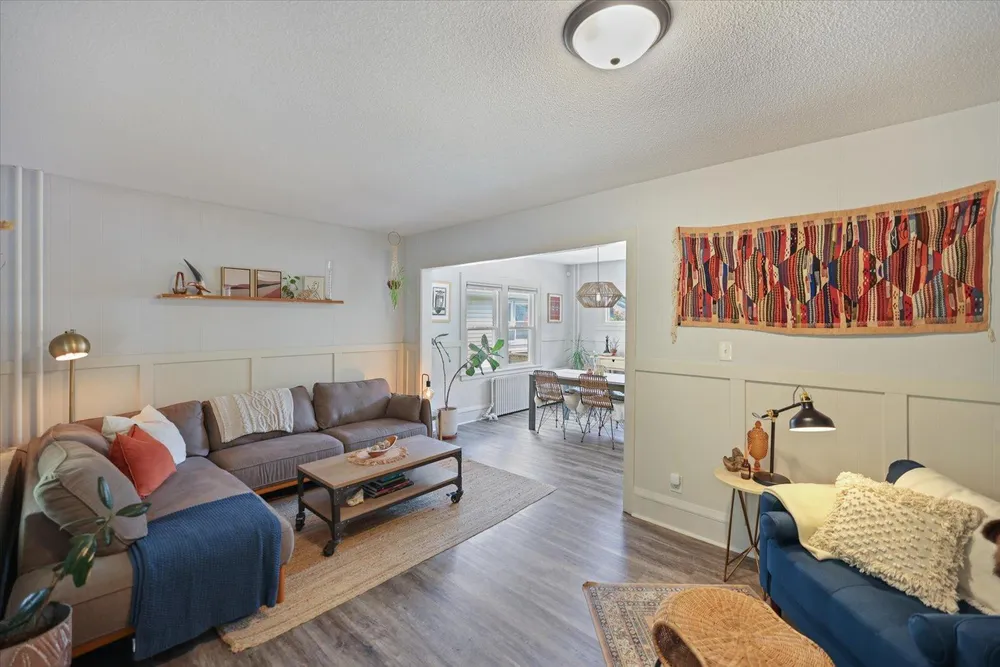 1068 Pleasant Ave, St Paul, MN 55102-3311