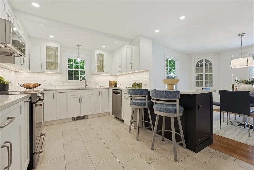 36 Grandview Ave, Melrose, MA 02176
