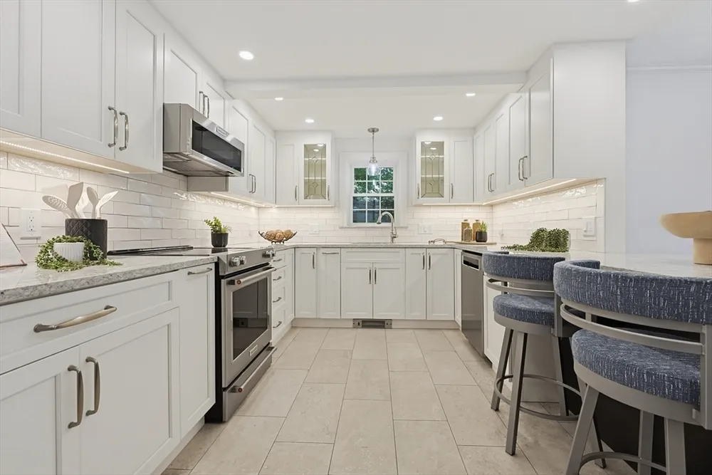 36 Grandview Ave, Melrose, MA 02176