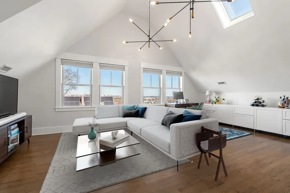 43 Salcombe St, Boston, MA 02125