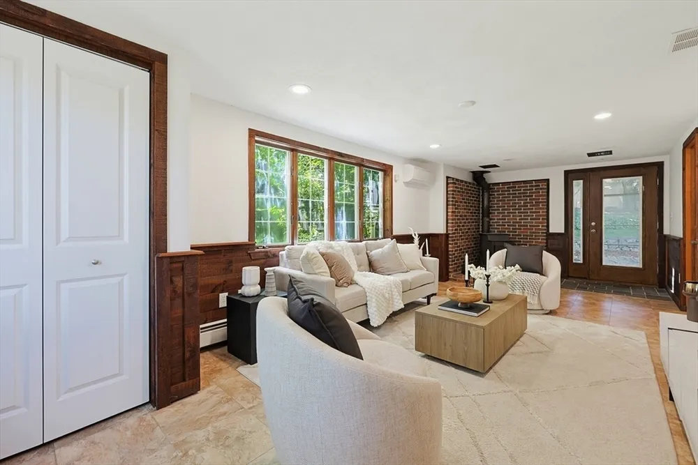 36 Grandview Ave, Melrose, MA 02176