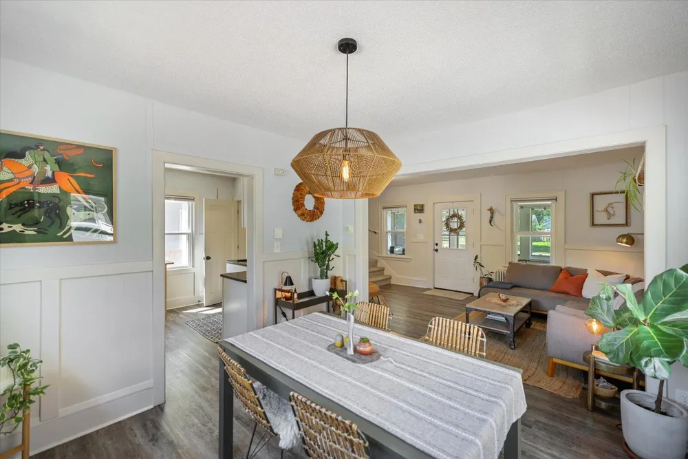 1068 Pleasant Ave, St Paul, MN 55102-3311