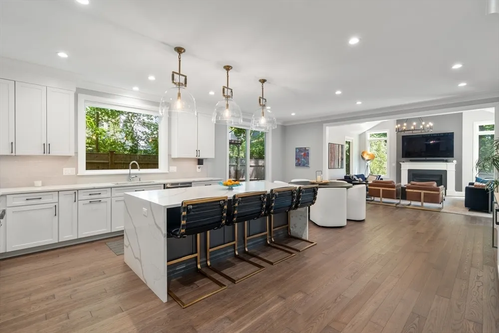 1058 Beacon St, Newton, MA 02459